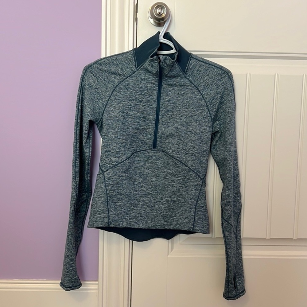 lululemon athletica Blue Long Sleeve Crop Top